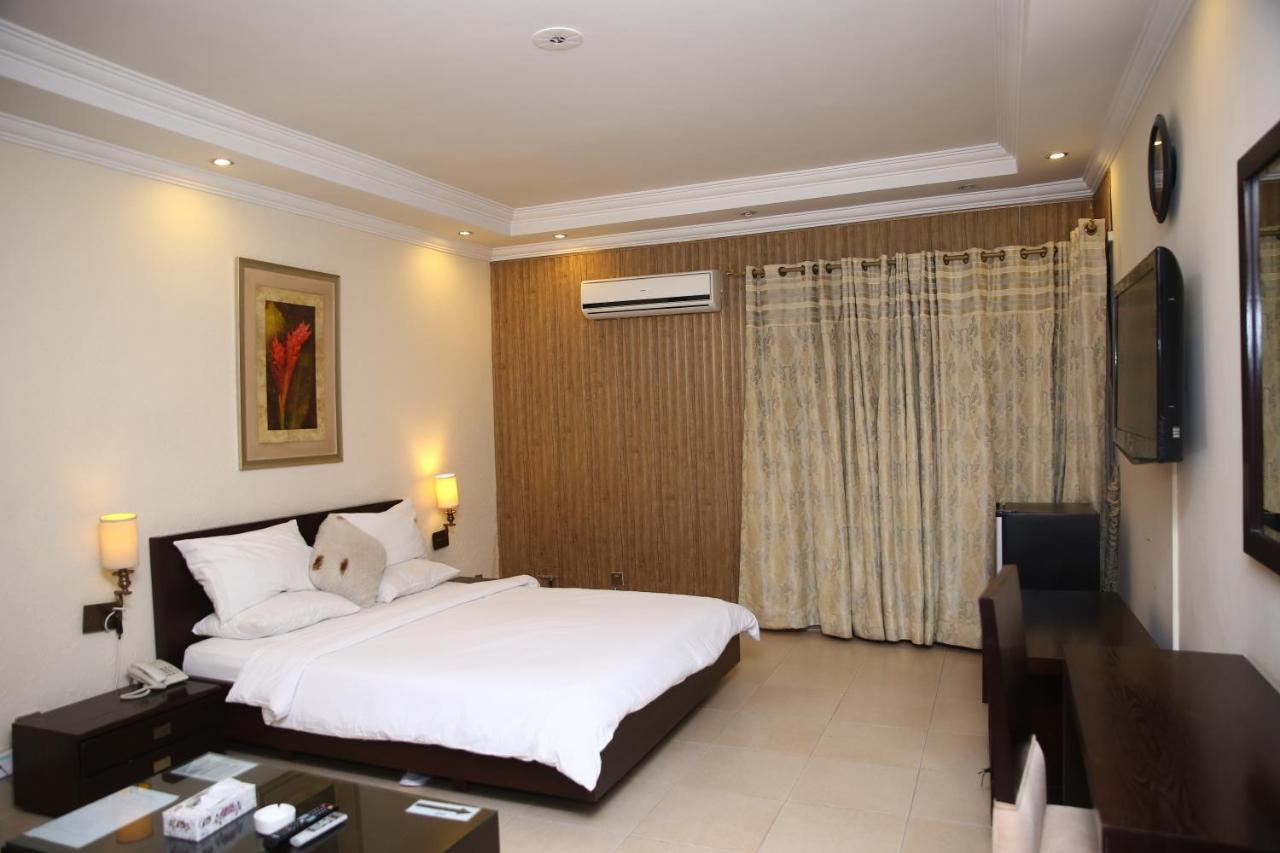 Hotel Safari Club 3 Bahria Town Rawalpindi Zewnętrze zdjęcie